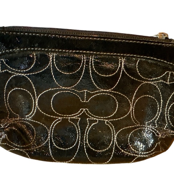 Coach Patent Leather Signature "C" Black Wristlet Mini Bag Zipper Wallet - Picture 2 of 4